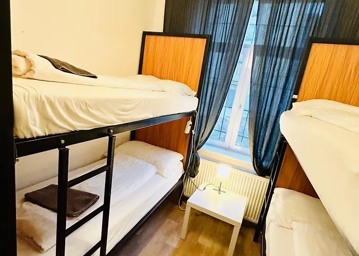 بيت شباب Good Price براغ